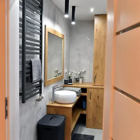 Apartament Karlo Ii *
